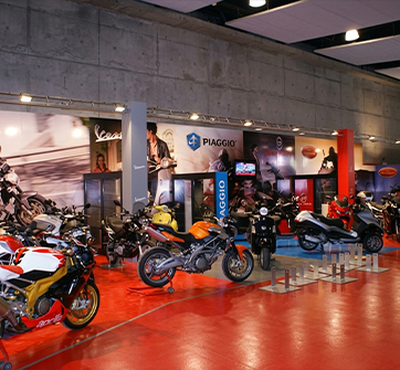 Diseño y Construcción de stand por Felipe Nieto en Salón del Automóvil